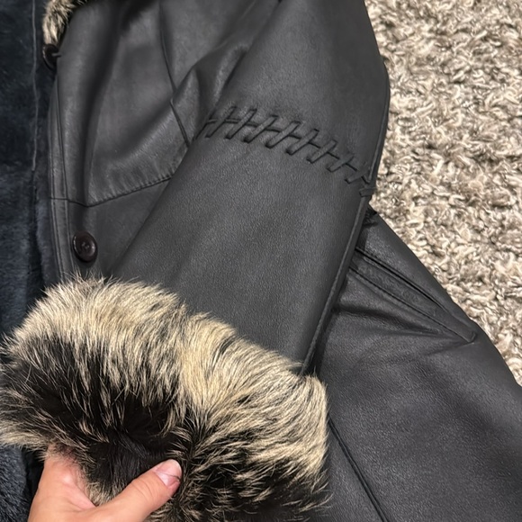 Danier sheep skin jacket - Picture 5 of 7